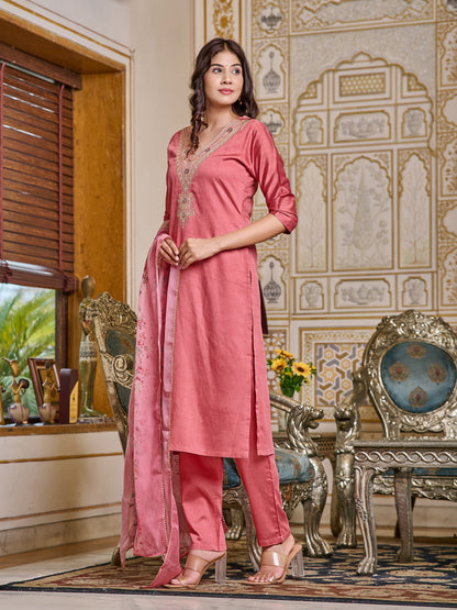 Women Embroidered Straight Kurta Set in Peach Colour